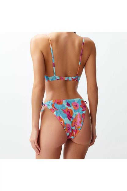 New Floral Balconette Normal Waist Brief Geometric Patterned Balconette Tunnel Regular Bikini Set