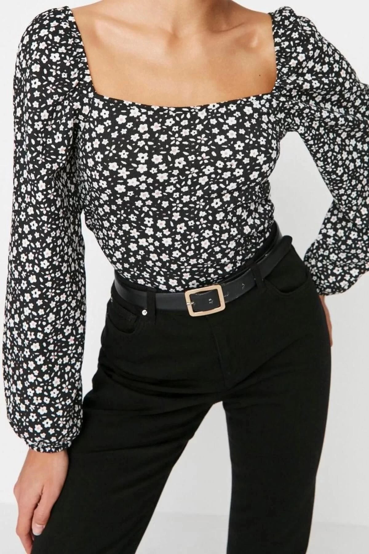 Women's Crop Balloon Sleeve Regular Pattern Knitted Polka Dot Fitted Body-Sit Crepe Textured Blouse