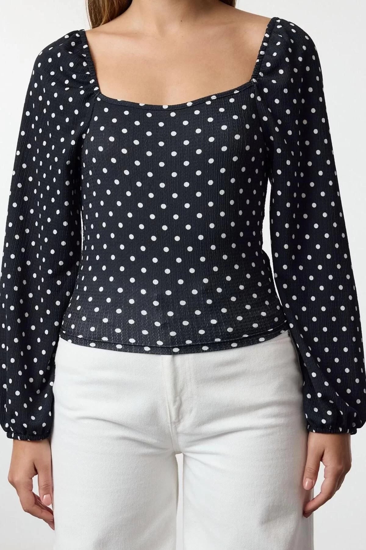 Women's Crop Balloon Sleeve Regular Pattern Knitted Polka Dot Fitted Body-Sit Crepe Textured Blouse