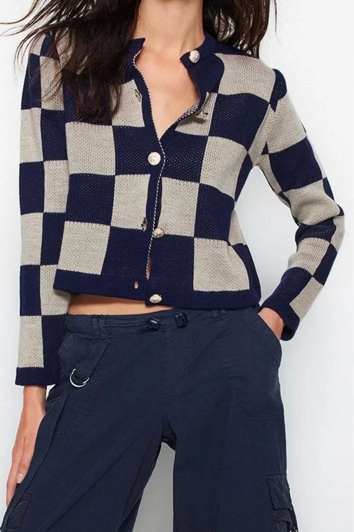 Women Fashion Stylish Regular Crew Neck Regular Plaid Checked Jacket Look Knitwear Cardigan