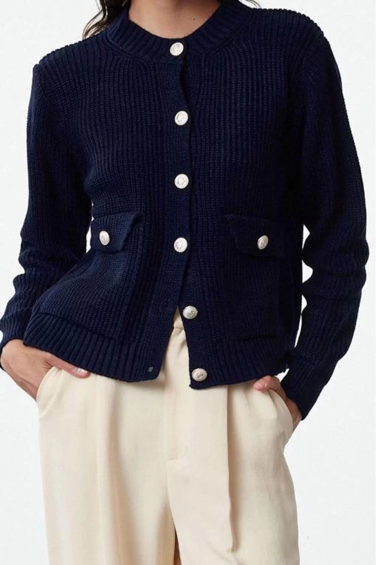 Women Fashion Stylish Regular Crew Neck Regular Jacket Look Knitwear Cardigan