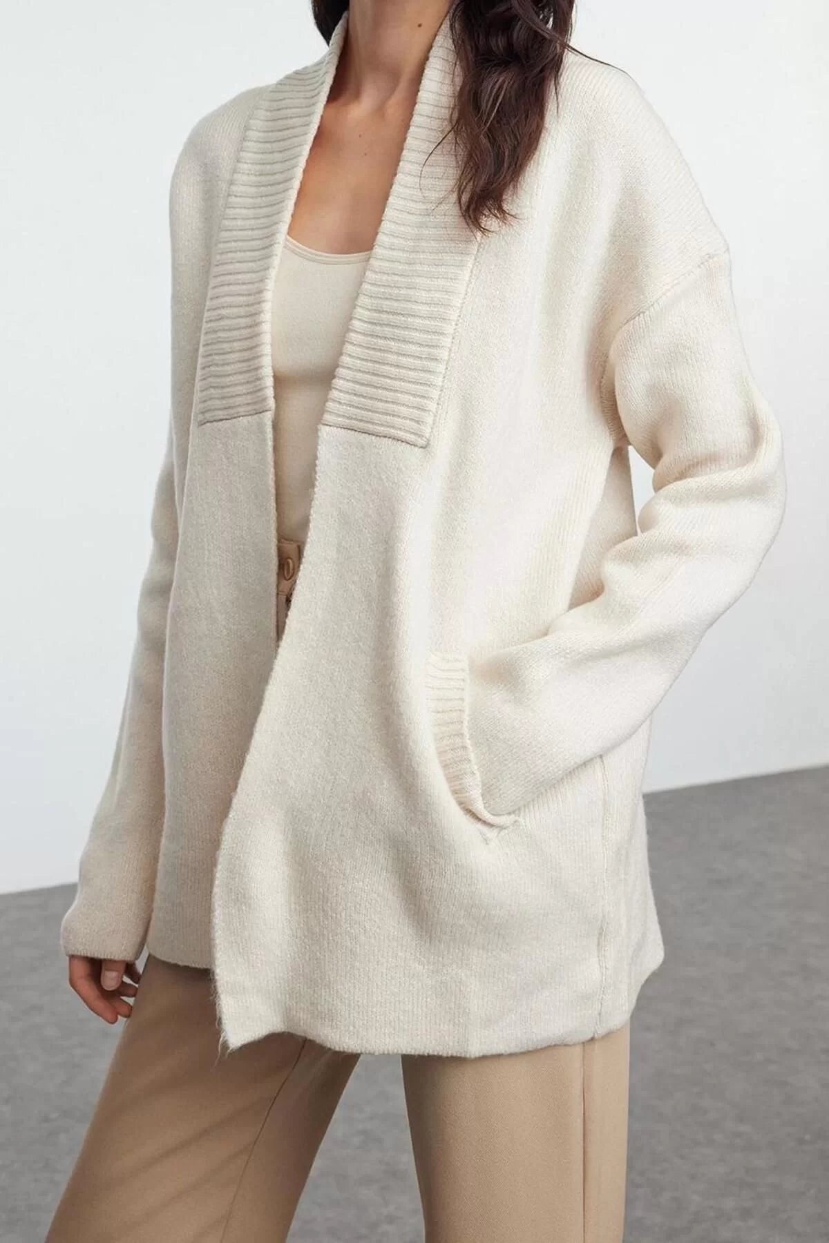 Women Fashion Stylish Midi Shawl Collar Oversize Wide Pattern Soft Texture Knitwear Cardigan