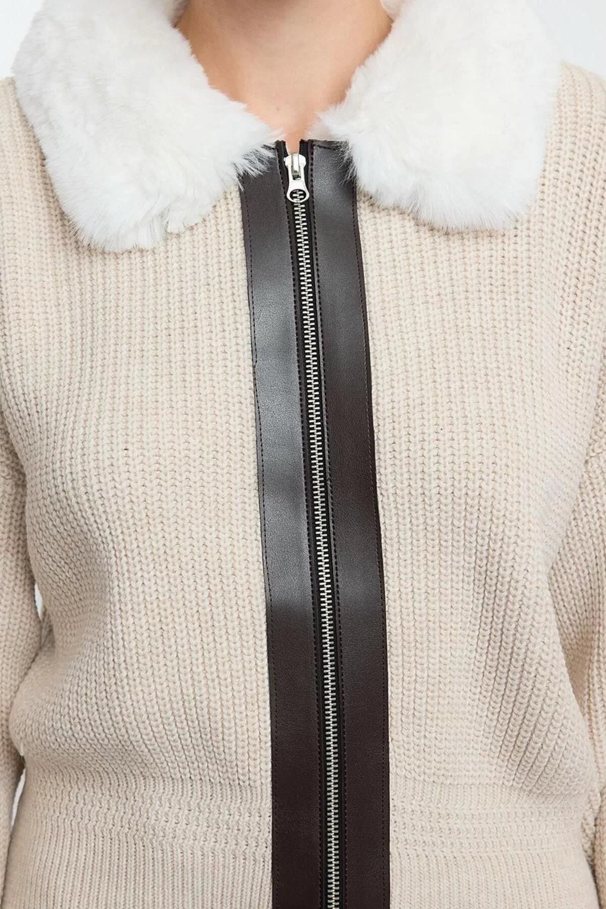 Women Fashion Stylish Regular Polo Collar Regular Furry Leather Detailed Zipper Coat Knitwear Cardigan