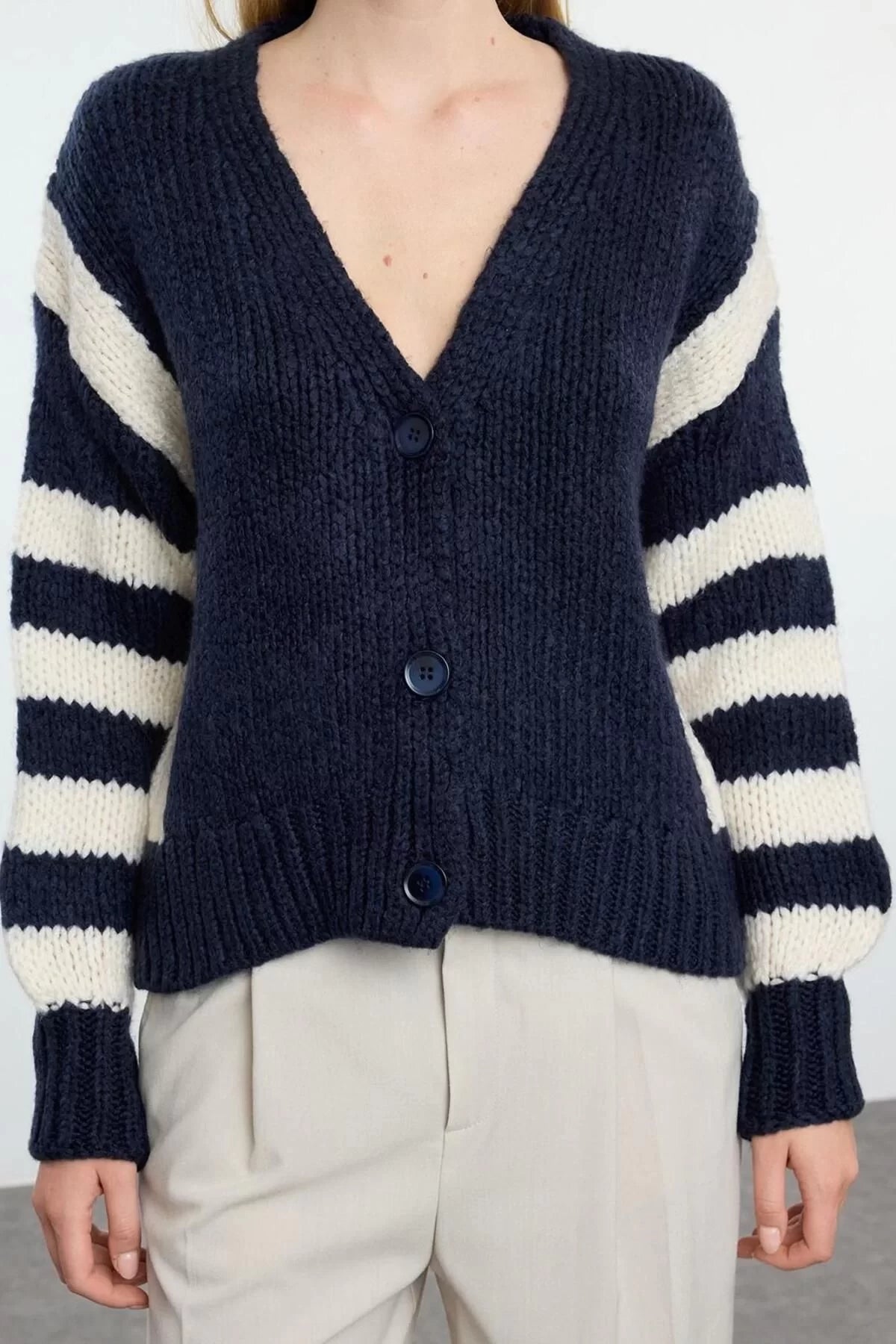 Women Fashion Stylish Regular V Neck Regular Soft Textured Striped Color Block Knitwear Cardigan