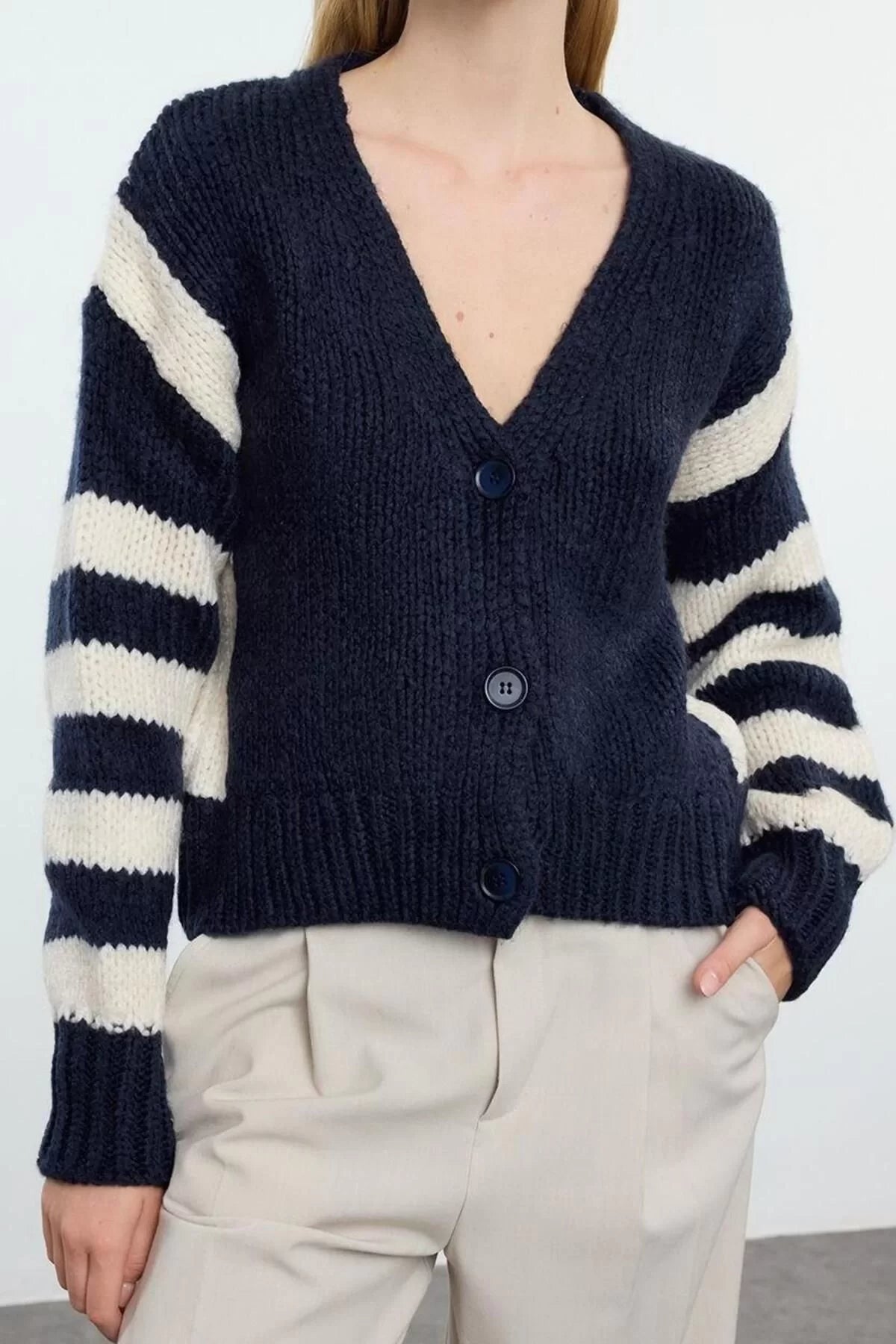 Women Fashion Stylish Regular V Neck Regular Soft Textured Striped Color Block Knitwear Cardigan