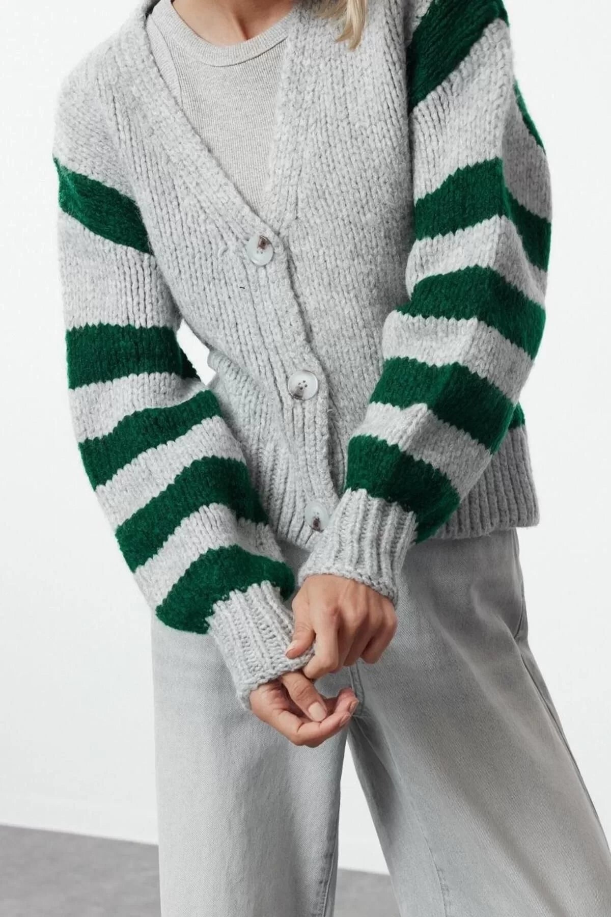 Women Fashion Stylish Regular V Neck Regular Soft Textured Striped Color Block Knitwear Cardigan