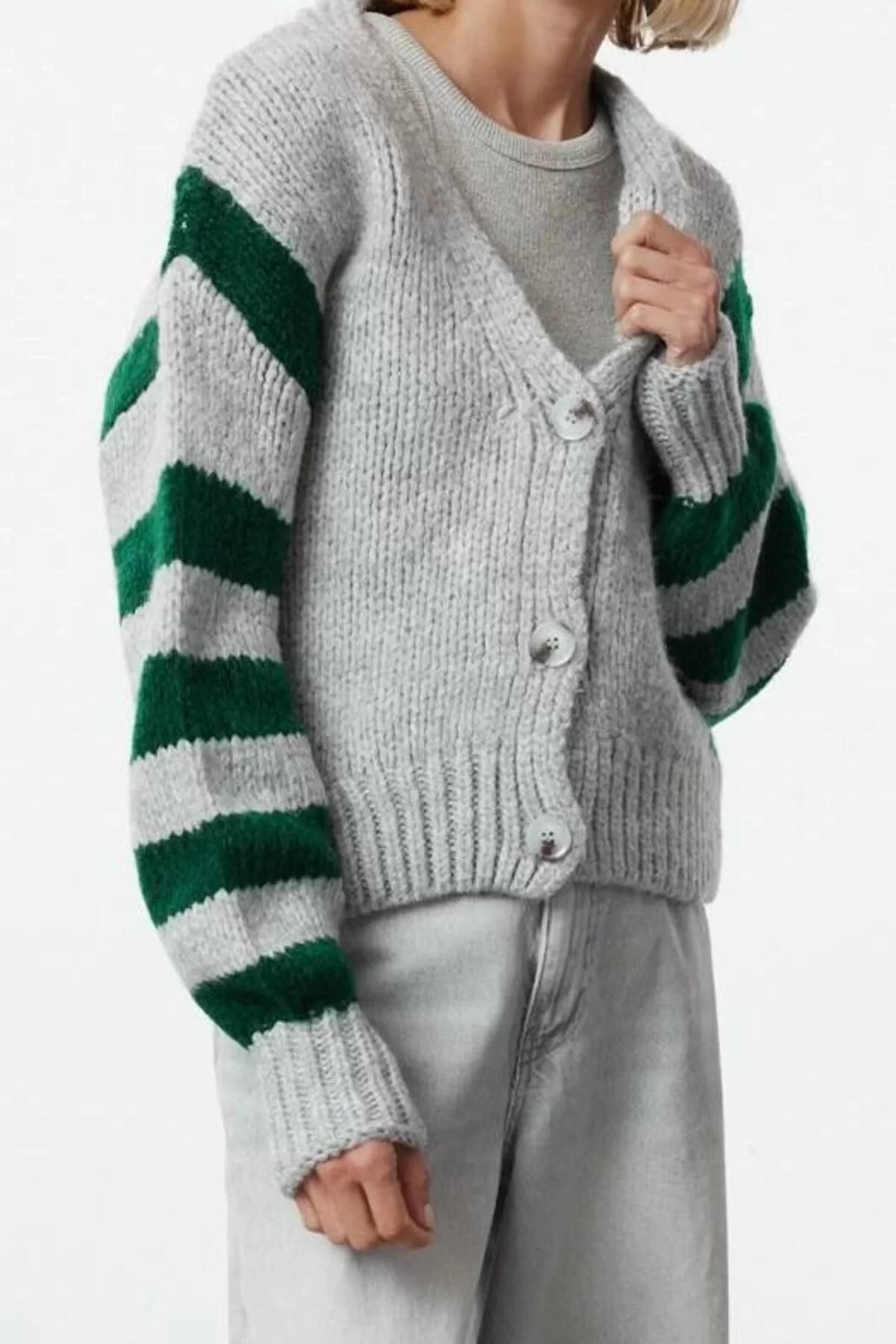 Women Fashion Stylish Regular V Neck Regular Soft Textured Striped Color Block Knitwear Cardigan