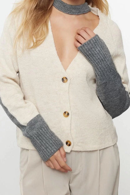 Women Fashion Stylish Regular V Neck Regular Soft Texture Color Block Knitwear Cardigan