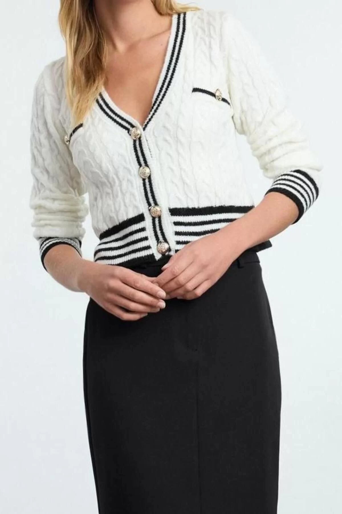 Women Fashion Stylish Crop V Neck Slim Crop Soft Texture Color Block Knitwear Cardigan