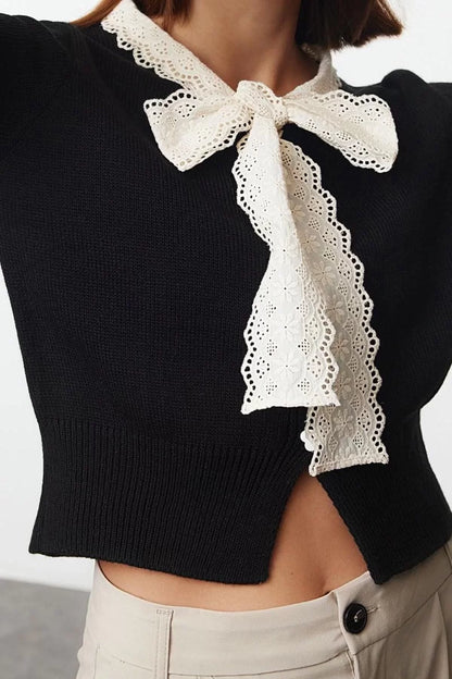 Women Fashion Stylish Crop Crew Neck Slim Crop Garnished Ribbon Bow Detailed Knitwear Cardigan