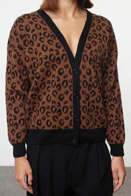 Women Fashion Stylish Regular V Neck Regular Soft Texture Leopard Patterned Knitwear Cardigan