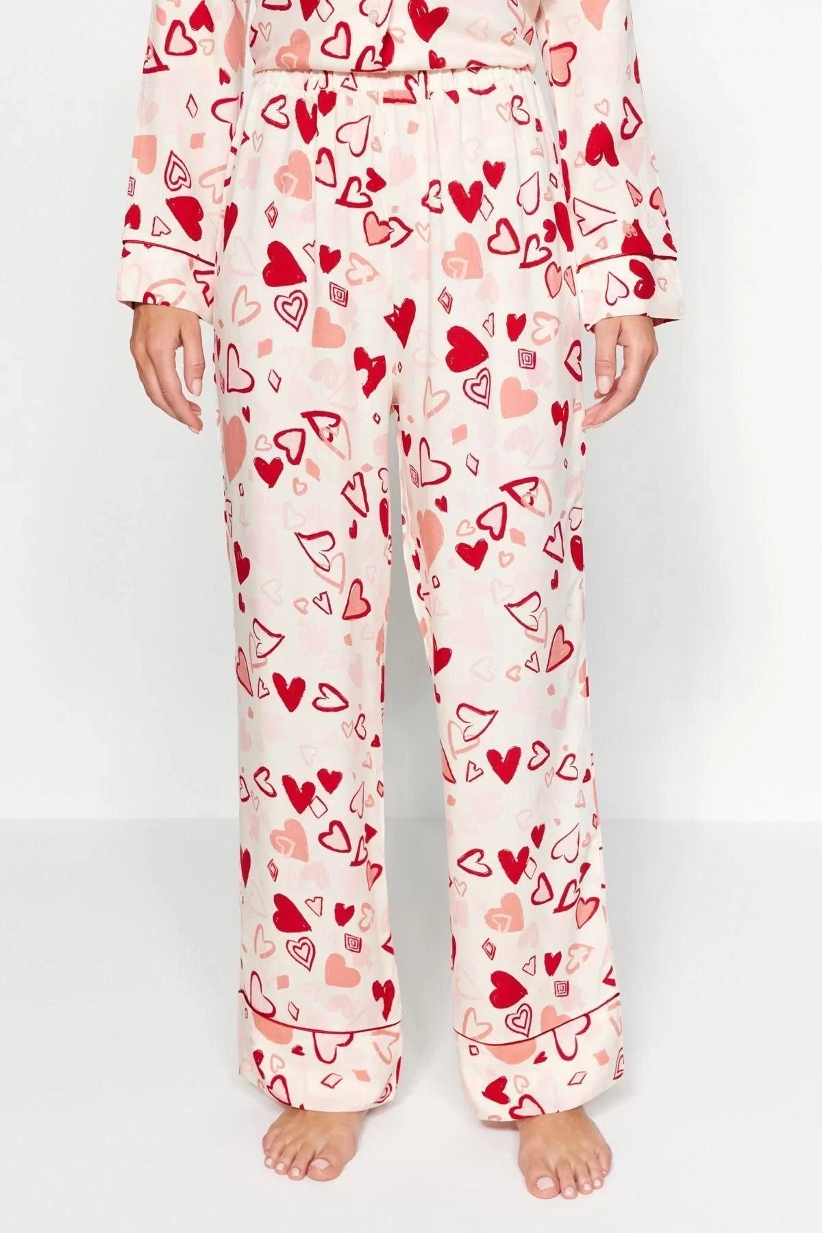 Women's Viscose Shirt Collar Long Sleeve Heart-shaped Piping Detailed Viscose Shirt-Pants Woven Pajama Set