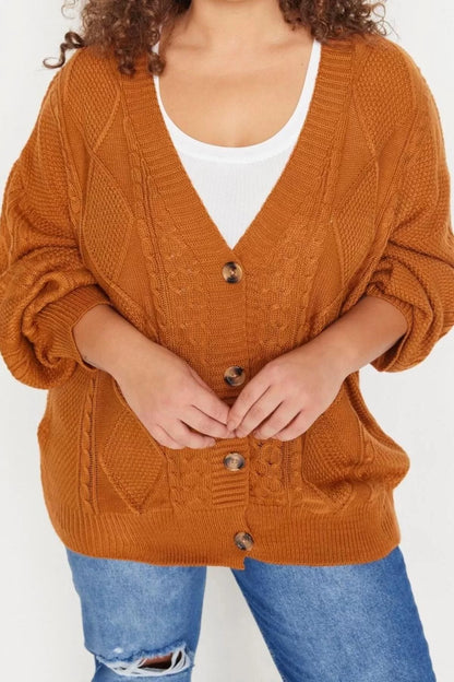 Women's Plus Size Fashion Stylish Regular V Neck Long Sleeve Knitted Detailed Buttoned Knitwear Cardigan