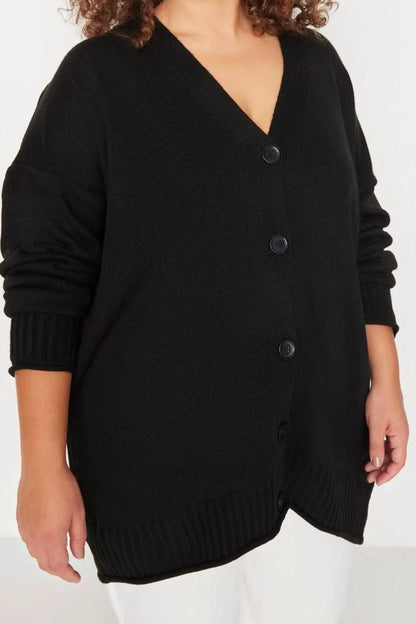 Women's Plus Size Fashion Stylish Long V Neck Long Sleeve Plain Button Detail Knitwear Cardigan