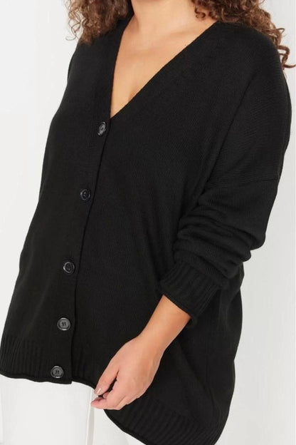 Women's Plus Size Fashion Stylish Long V Neck Long Sleeve Plain Button Detail Knitwear Cardigan