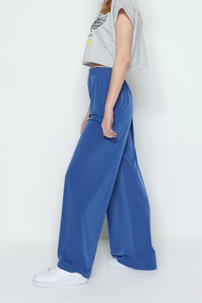 Women's New Fashion Wide Leg Regular Length Knitted Wide Leg Relaxed Cut High Waist Flexible Knitted Trousers