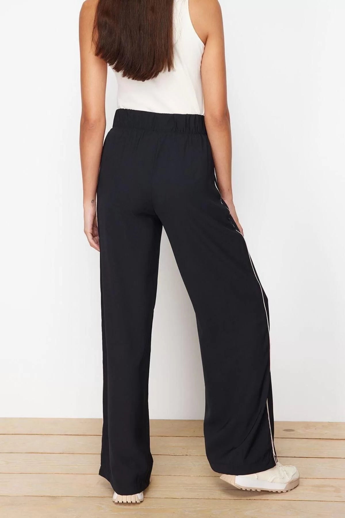 Women's Fashion Wide Leg Regular Length Woven Piping Wide Leg Zipper Detail Tracksuit Trousers