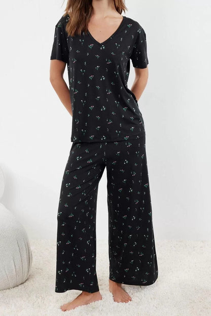 Women's Fashion Stylish V Neck Wide Leg Short Sleeve Floral Knitted Pajama Set