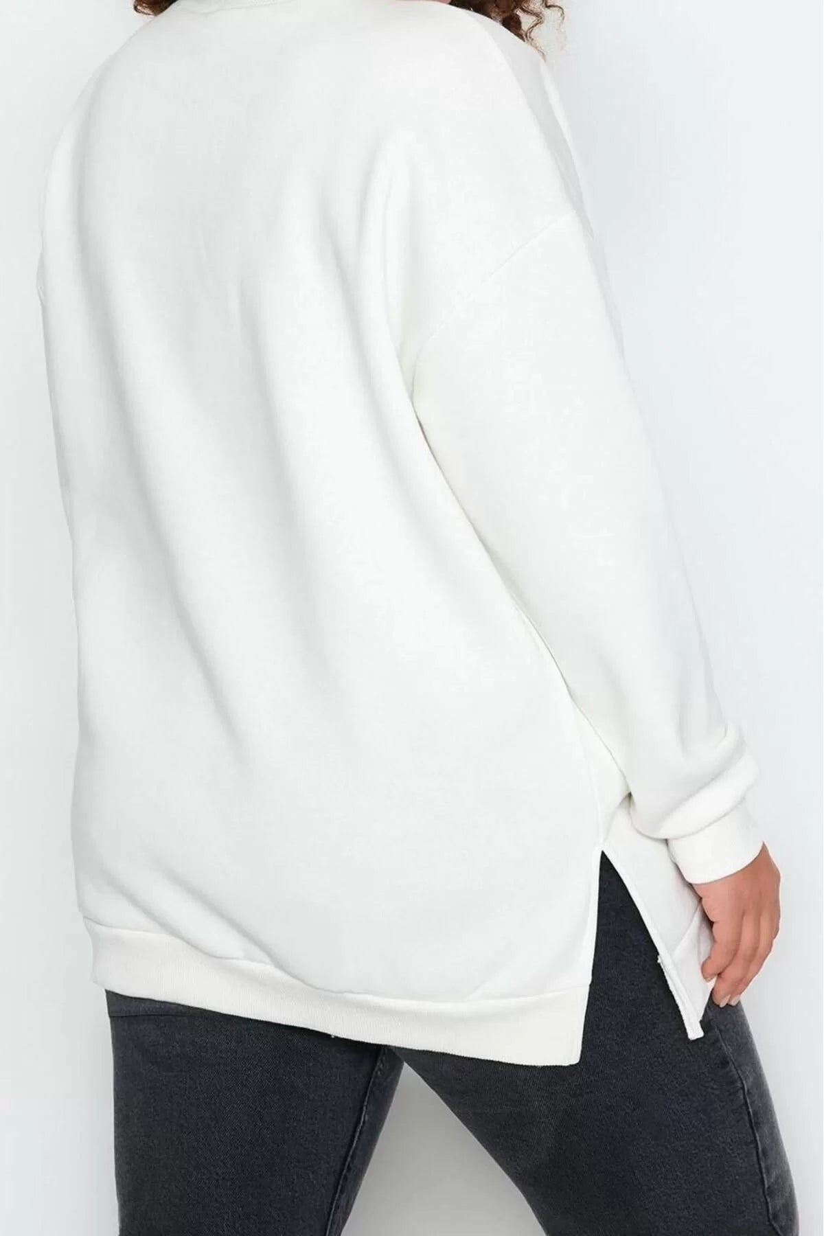 Women's Plus Size Oversize Crew Neck Standard Sleeve Thick Fleece Inside Slit Knitted Sweatshirt