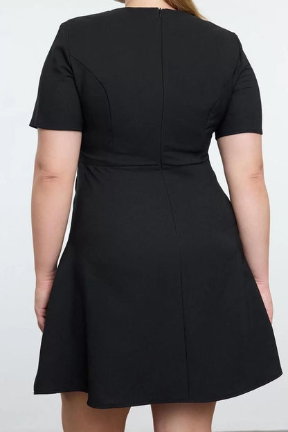 Women's Plus Size Mini Length Relaxed Short Sleeve Thin Padded Draped Zippered A-Form Woven Dress