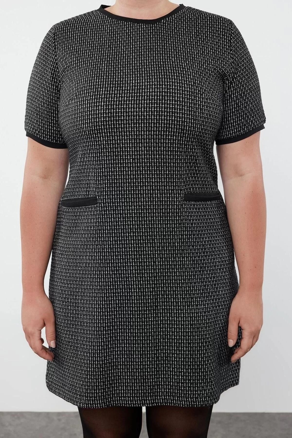 Women Fashion Stylish Plus Size Midi Length Crew Neck Relaxed Tweed Plaid Zippered Chic Woven Dress