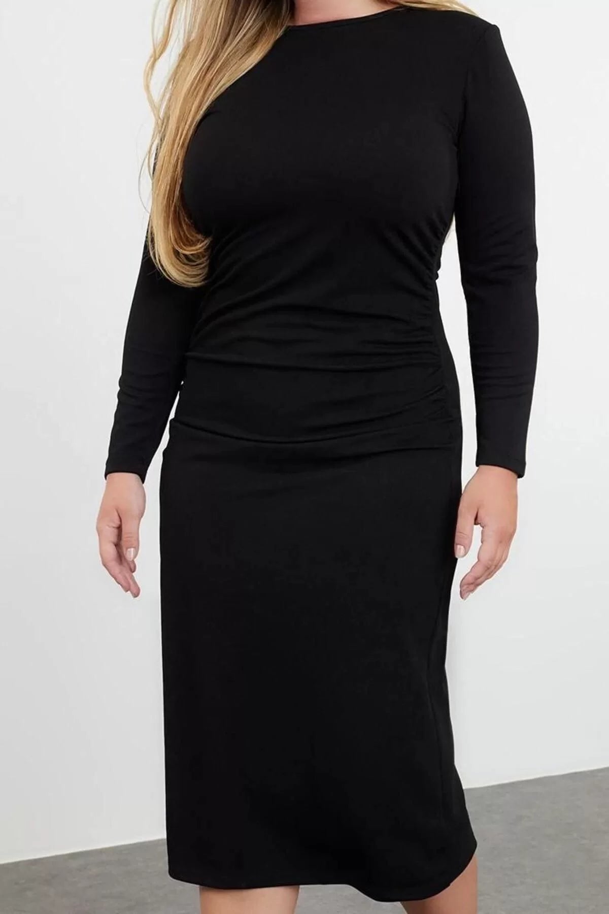 Women Fashion Stylish Plus Size Maxi Length Crew Neck Slim Gathered Detail Shift Knitted Plus Size Dress