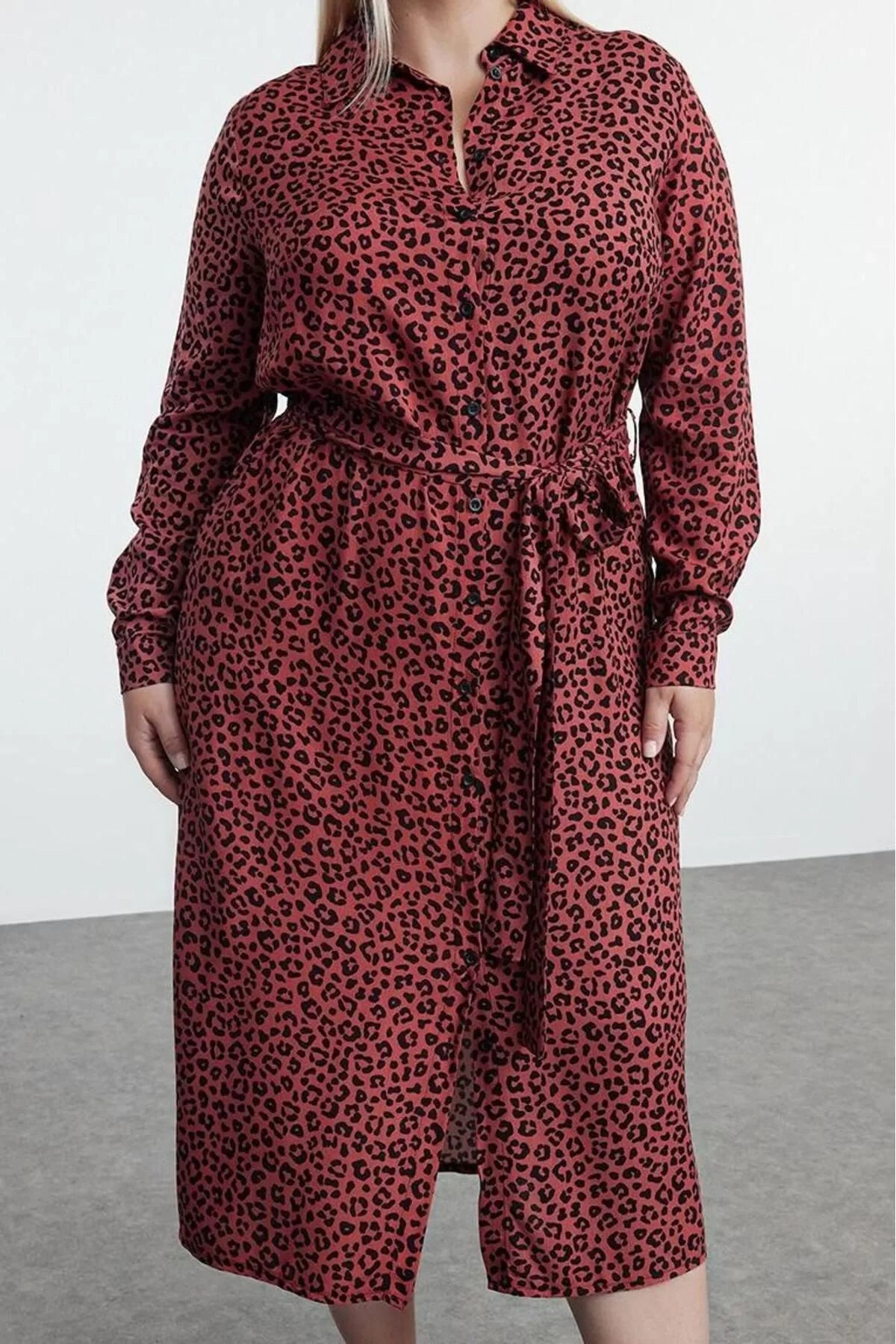 Women's Plus Size Midi Length Leopard Animal Patterned Woven Buttoned Belted Plus Size Shirt Dress