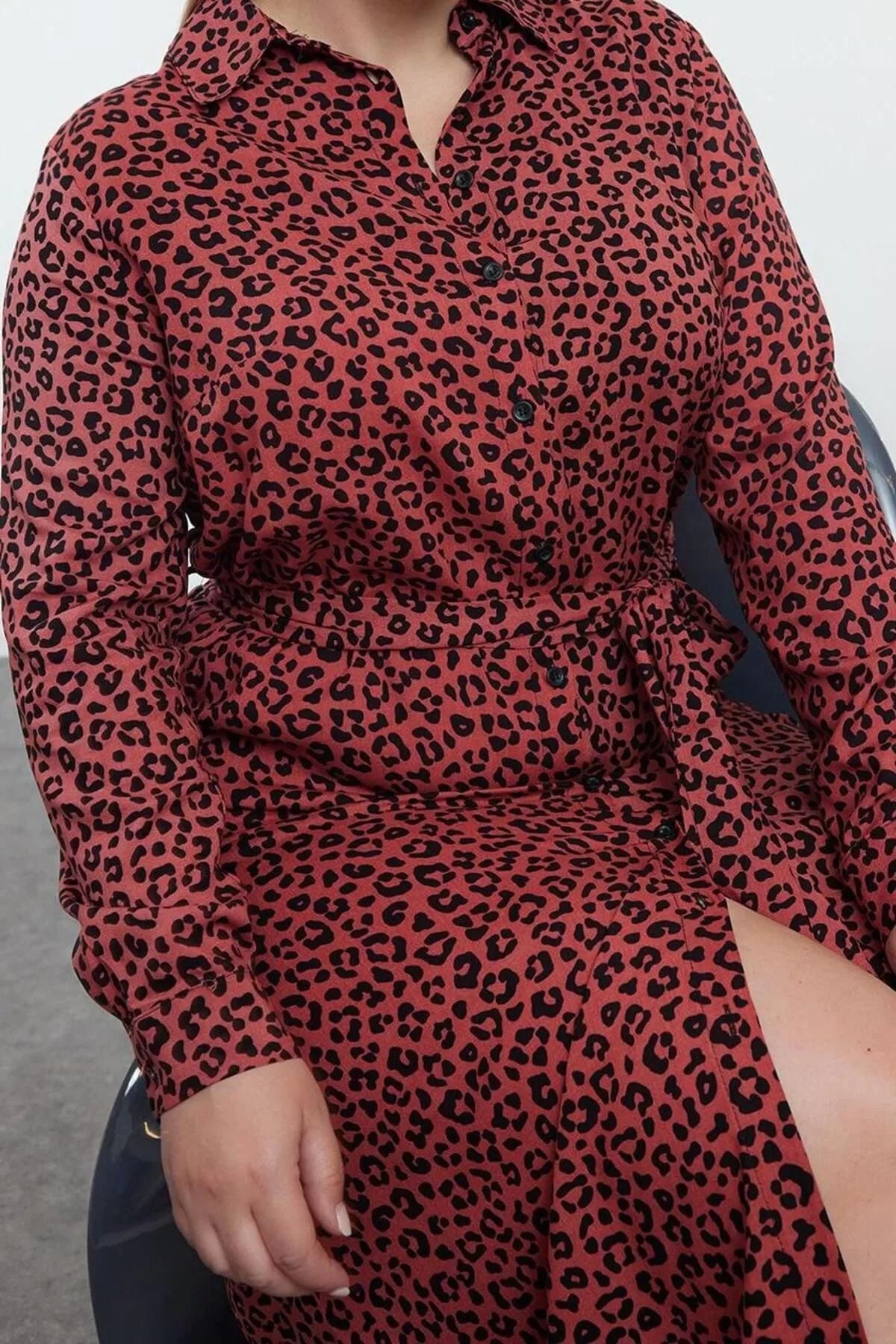 Women's Plus Size Midi Length Leopard Animal Patterned Woven Buttoned Belted Plus Size Shirt Dress