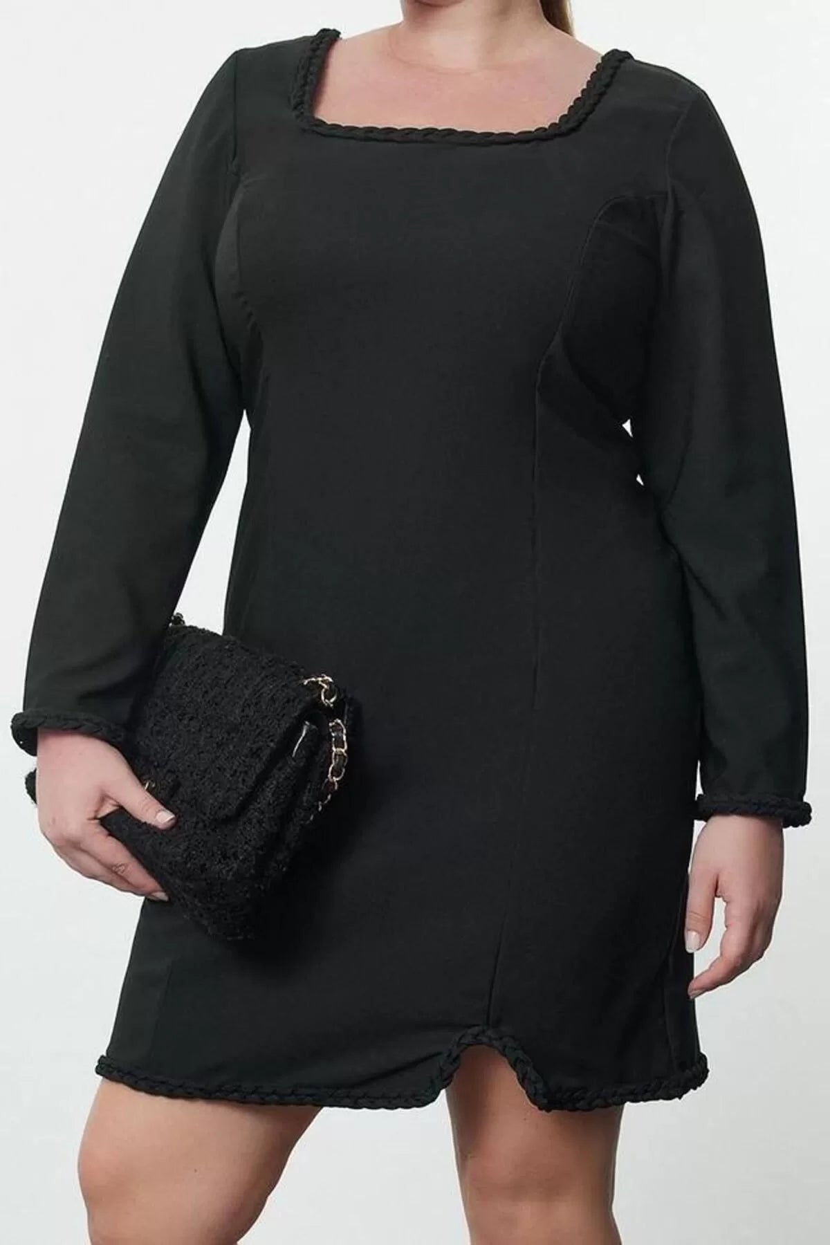 Women Fashion Stylish Plus Size Mini Length Crew Neck Fitted Long Sleeve Finike Woven Plus Size Dress