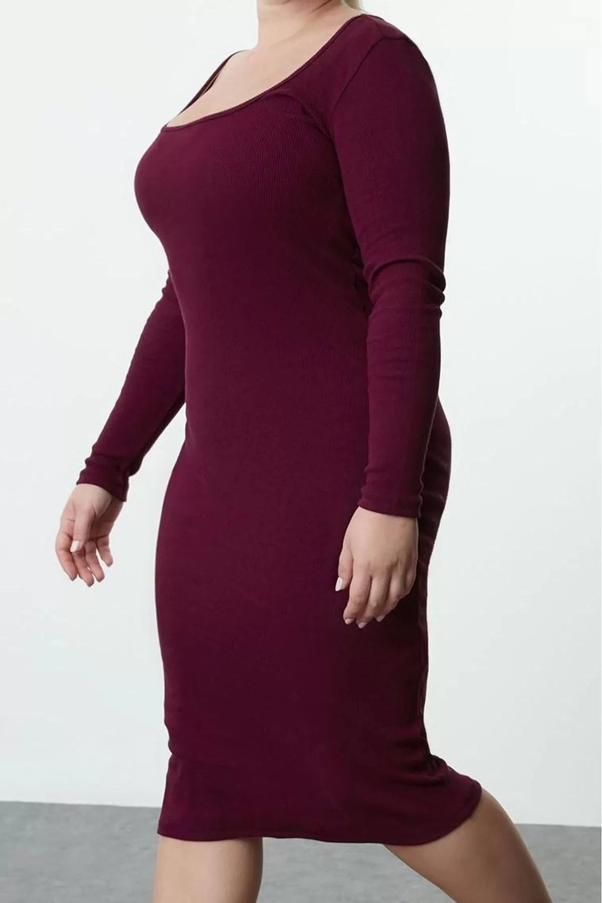 Women Fashion Stylish Plus Size Midi Length Crew Neck Fitted Camisole Knitted Plus Size Dress