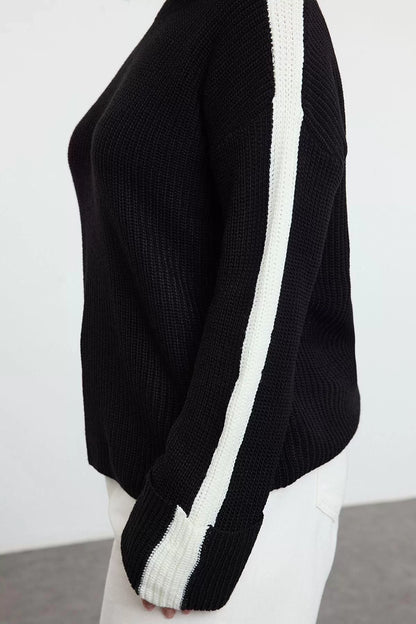 Women Fashion Stylish Plus Size Crew Neck Low Sleeve Regular Striped Folded Sleeve Knitwear Sweater