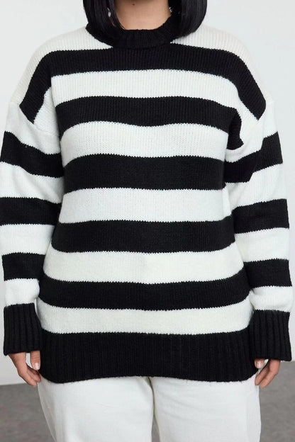 Women Fashion Stylish Plus Size Crew Neck Low Sleeve Regular Striped Knitwear Sweater