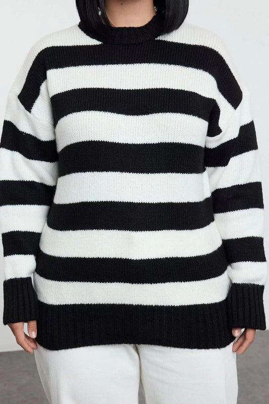 Women Fashion Stylish Plus Size Crew Neck Low Sleeve Regular Striped Knitwear Sweater