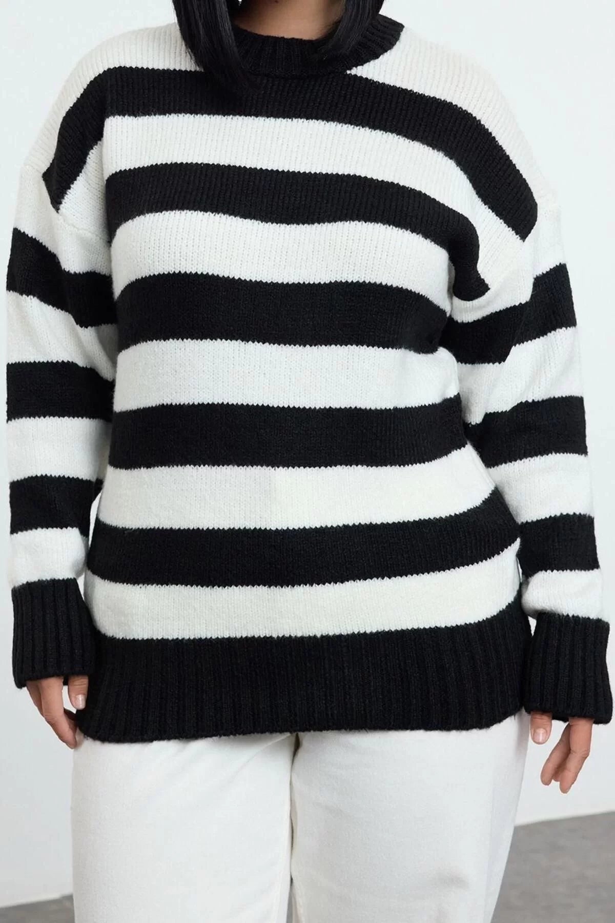 Women Fashion Stylish Plus Size Crew Neck Low Sleeve Regular Striped Knitwear Sweater