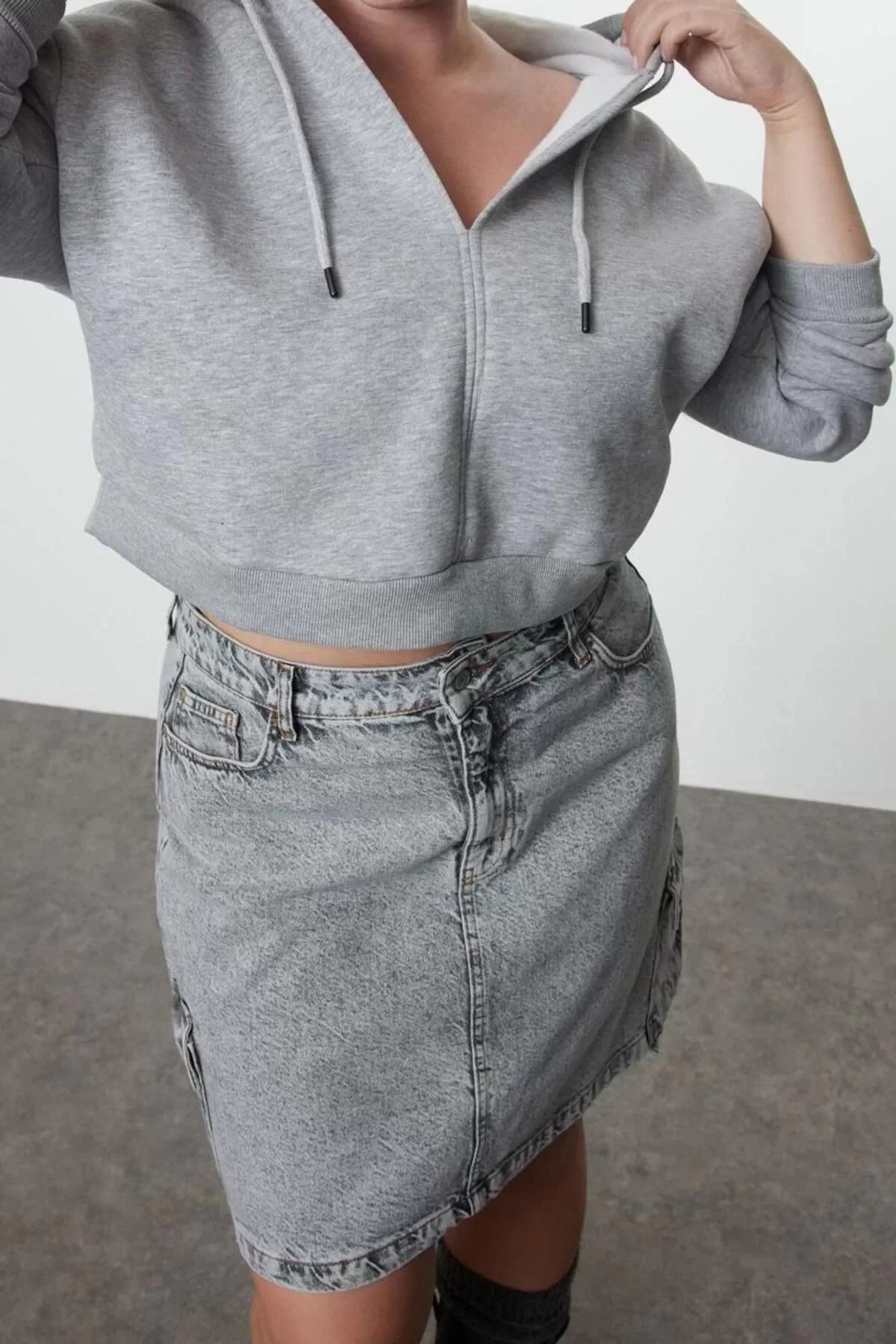 Women Plus Size Fashion Stylish Relaxed Hooded Low Sleeve Crop Basic Crop Knitted Sweatshirt