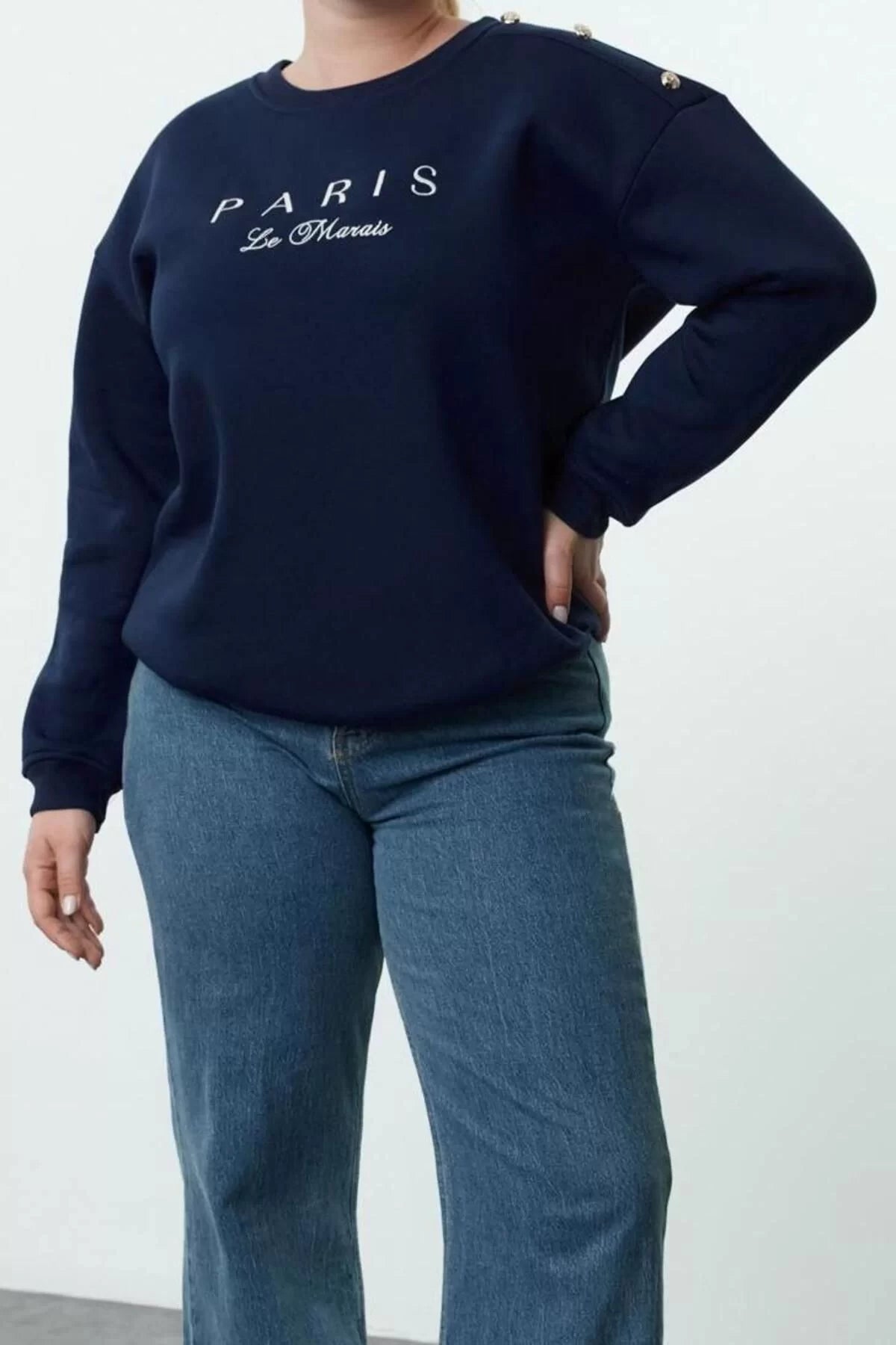 Women's Plus Size Boyfriend Crew Neck Low Sleeve Button and Embroidered Fleece Knitted Sweatshirt