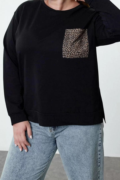 Women's Plus Size Crew Neck Standard Sleeve Leopard Pattern Pocket Print Detailed Fit Sweatshirt