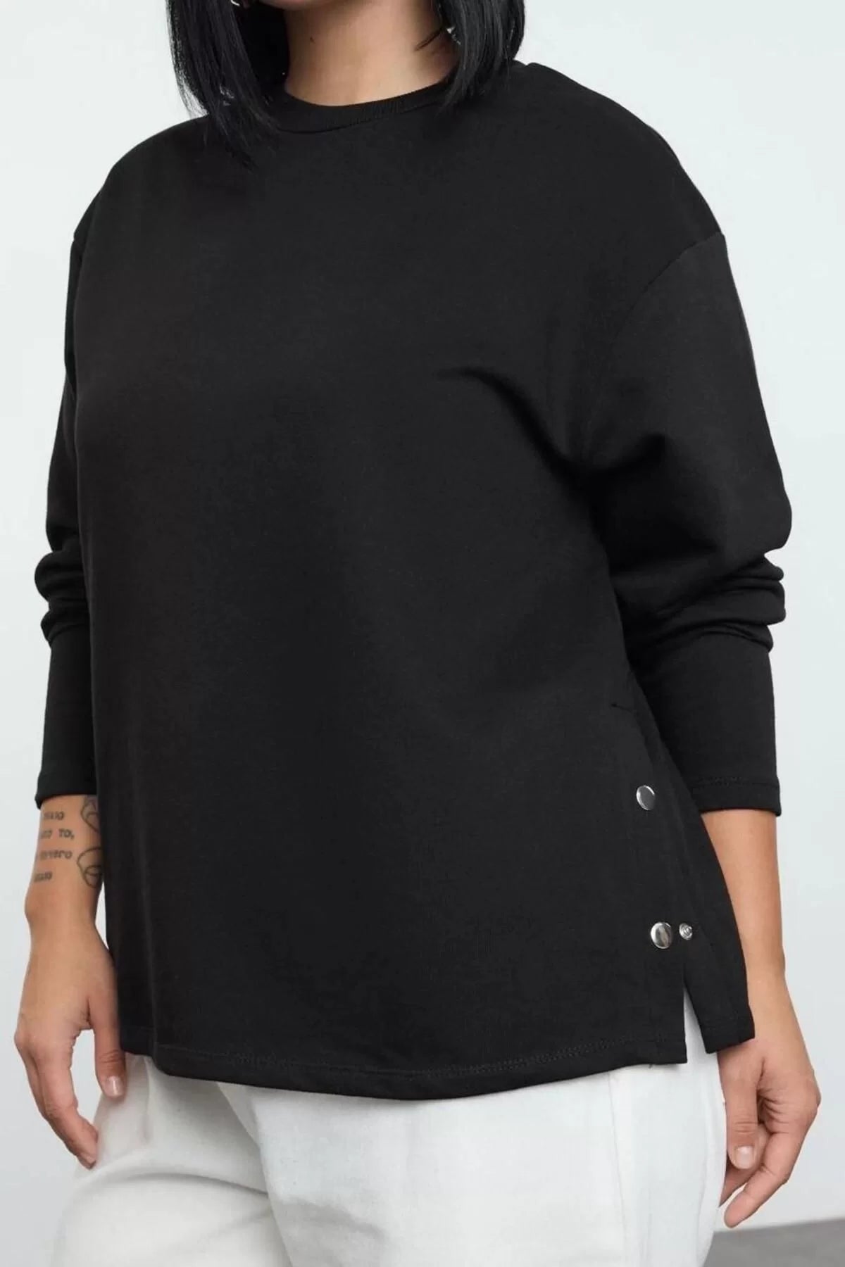 Women's Plus Size Crew Neck Standard Sleeve Snap Detail Regular Fit Knitted Sweatshirt