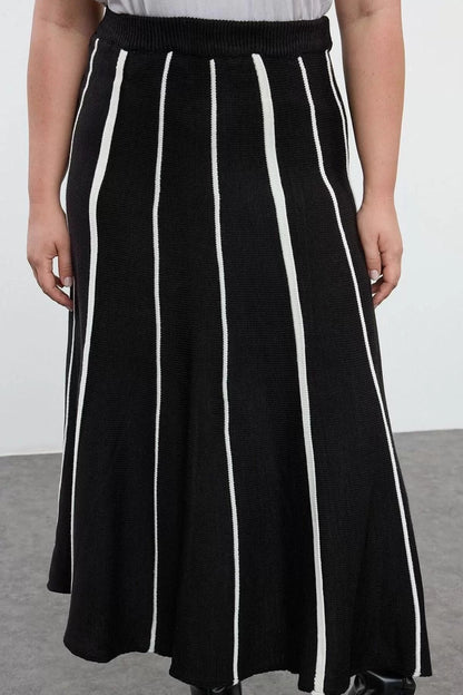 Women Fashion Style Maxi Unlined Knitwear Plus Size Striped Midi Length Knitwear Skirt