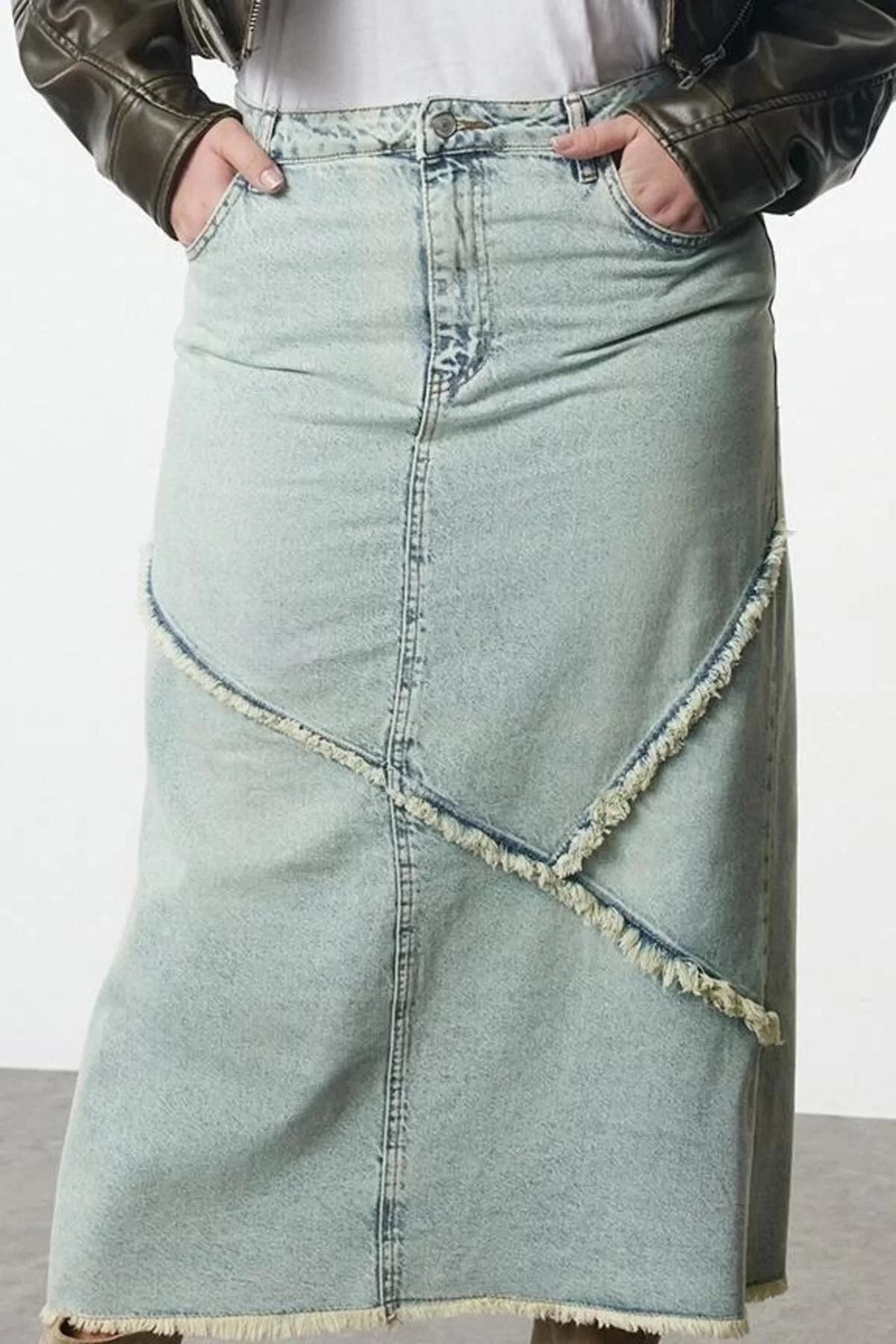 Women Fashion Style Maxi Unlined Denim Plus Size Slit Denim Skirt