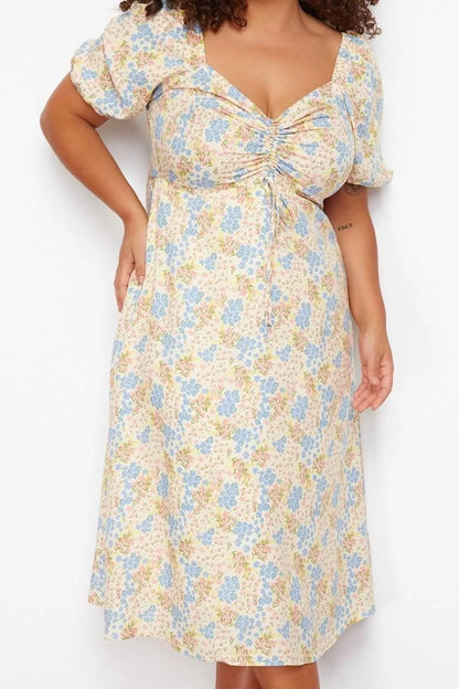 Women Fashion Stylish Plus Size Midi Length Sweetheart Neck Relaxed Floral Patterned Woven Dress