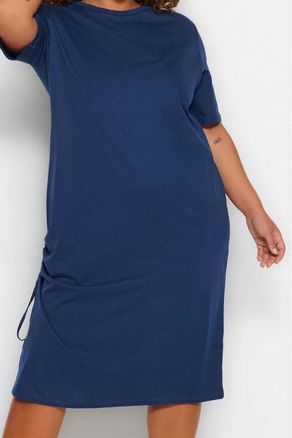 Women's Fashion Stylish Plus Size Midi Length Crew Neck Relaxed Side Gathered and Slit Knitted Dress