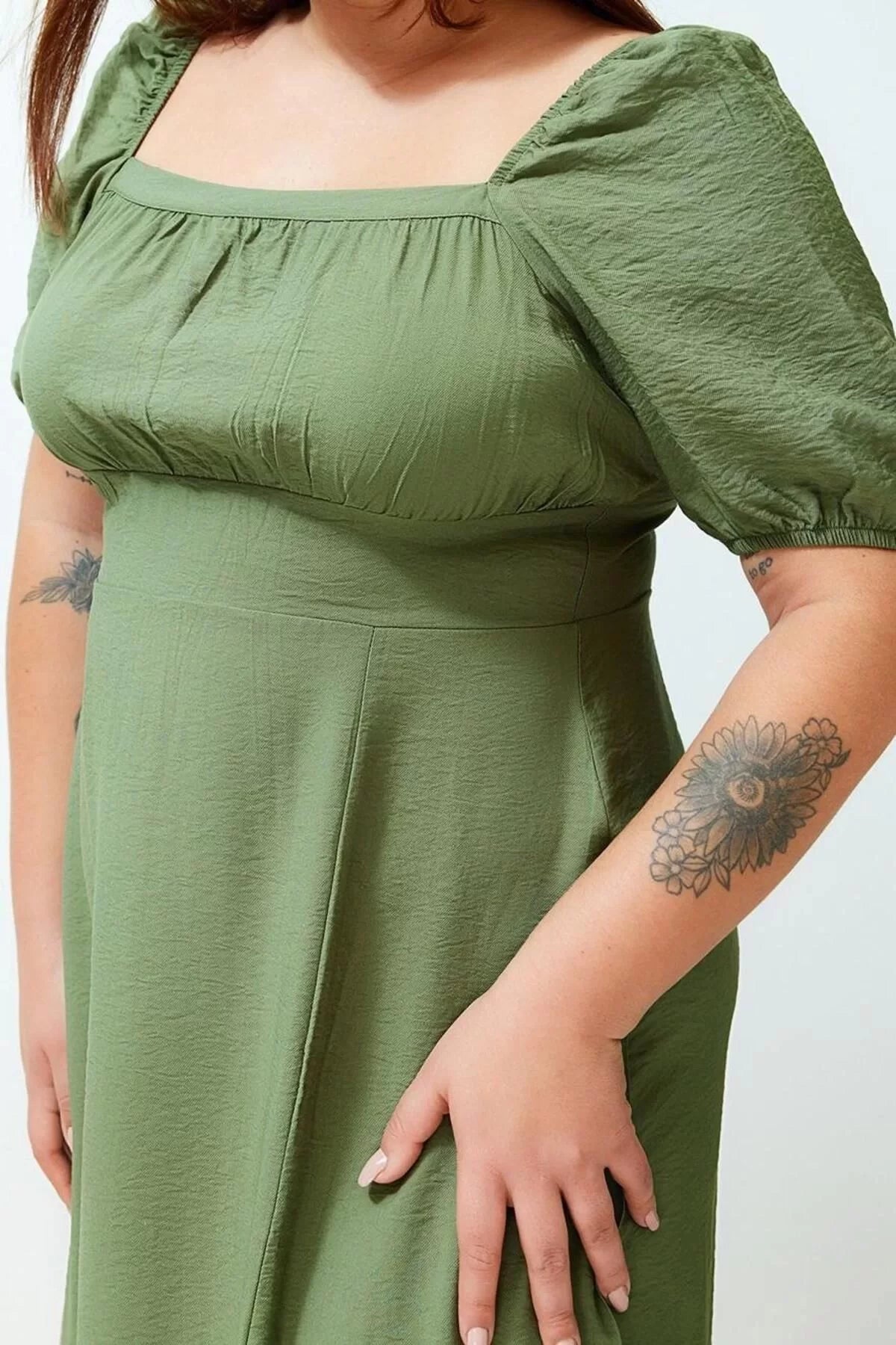 Women Fashion Stylish Plus Size Maxi Length Square Neck Relaxed Balloon Sleeve Woven Dress