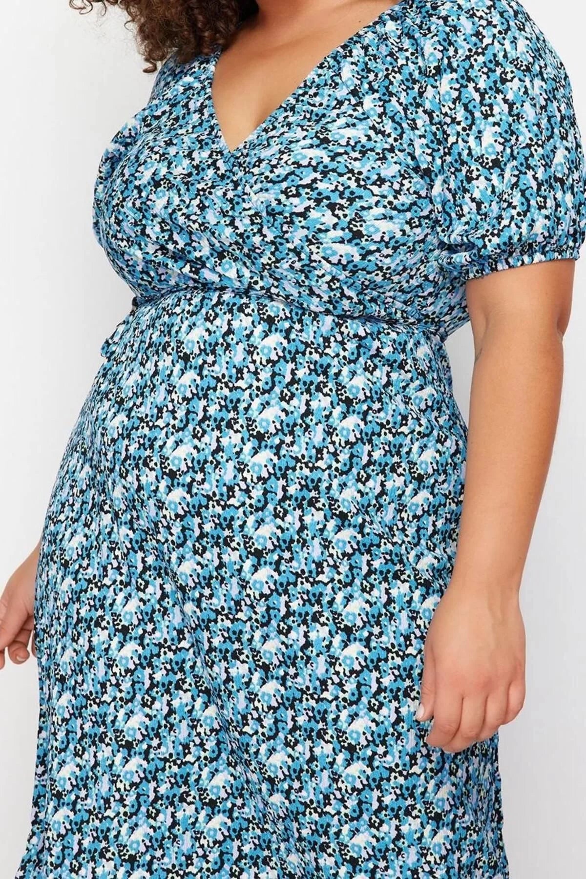 Women Fashion Stylish Plus Size Midi Length Double Breasted Relaxed Floral Knitted Dress