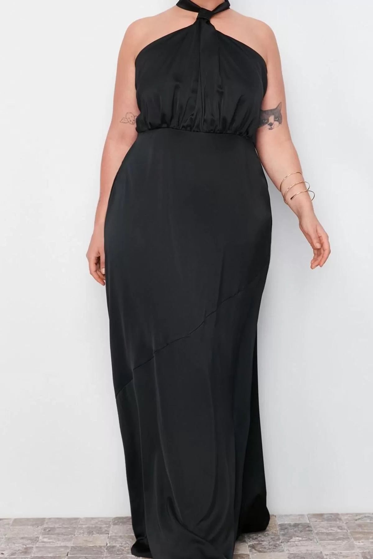 Women's Plus Size Maxi Length Halter Neck Relaxed Satin Long Plus Size Dress