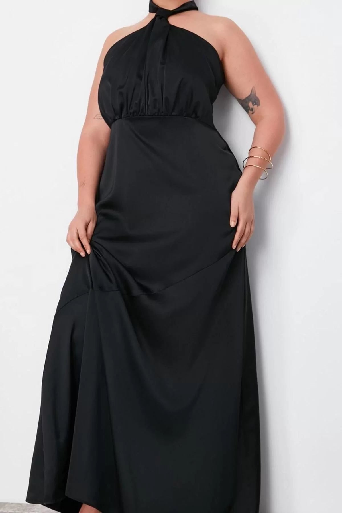 Women's Plus Size Maxi Length Halter Neck Relaxed Satin Long Plus Size Dress