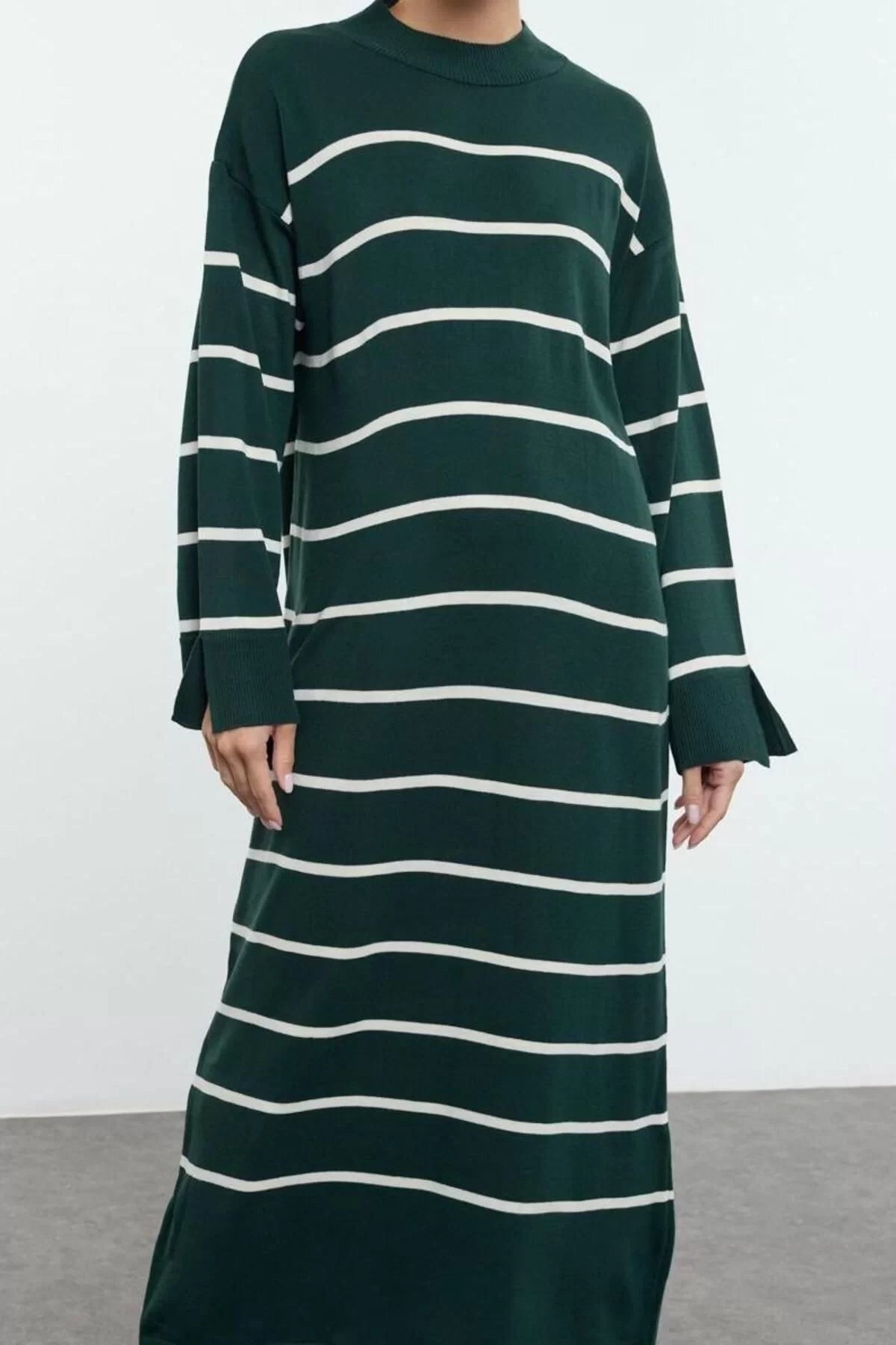 Women Fashion Stylish Hijab Maxi Length Crew Neck Relaxed Striped Sleeve Slit Detailed Knitwear Dress