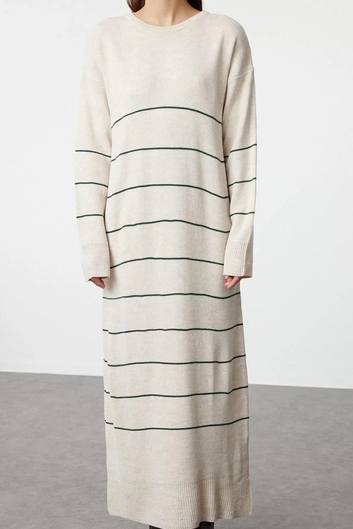 Women Fashion Stylish Hijab Maxi Length Crew Neck Relaxed Stone Striped Long Knit Dress