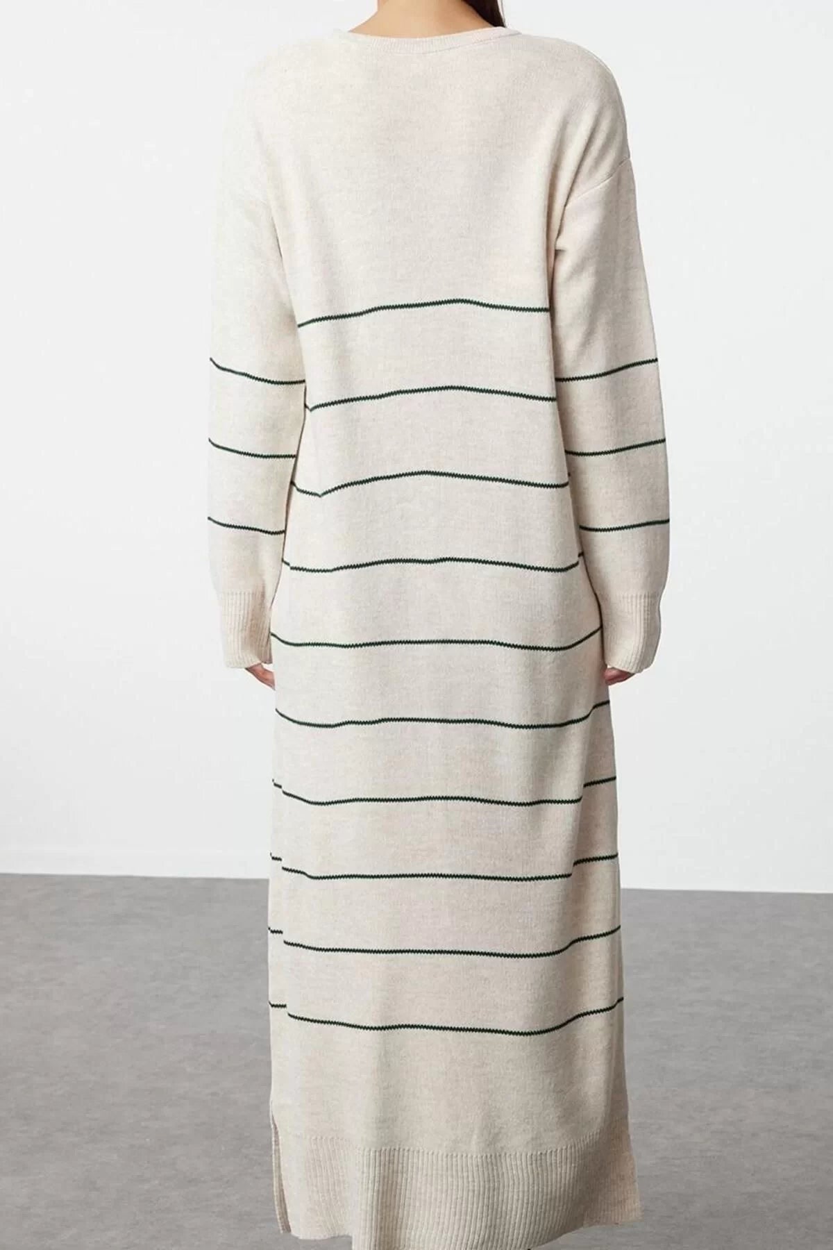 Women Fashion Stylish Hijab Maxi Length Crew Neck Relaxed Stone Striped Long Knit Dress