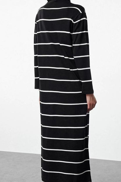 Women Fashion Stylish Hijab Maxi Length Stand Collar Relaxed Striped Knitwear Dress